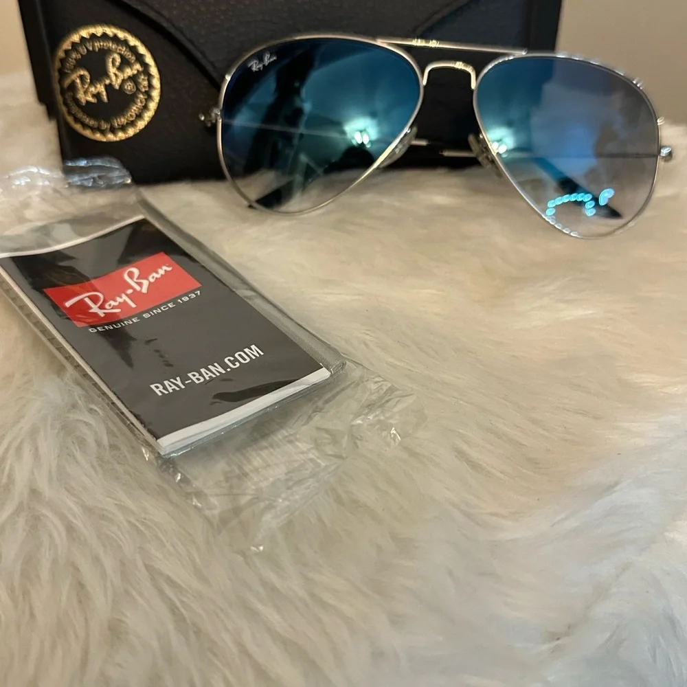 Ray-Ban Blue Aviator Sunglasses Unisex - Picture 4 of 4